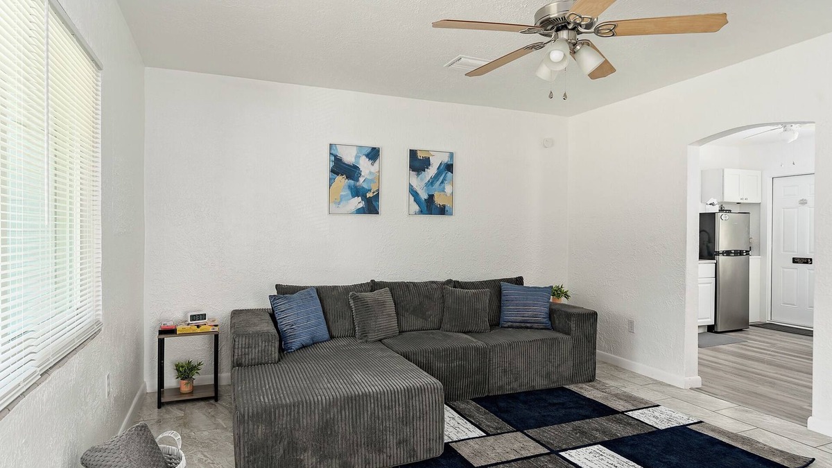 Lakeland Apartment | 1BR/1BA Pet-Friendly Close to Downtown Lakeland
