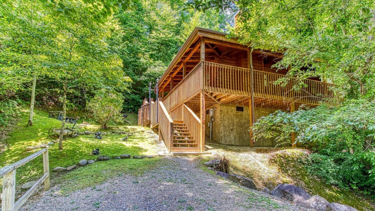 Gatlinburg Cabin | 1BR 2BA Cupid's Hideaway - Convenient to downtown Gatlinburg and the National Park!