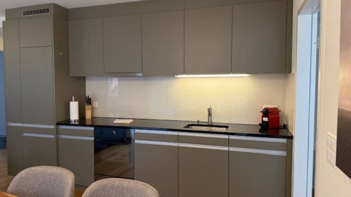 Sihlfeld Apartment | 1BR apartment with balcony - West 13