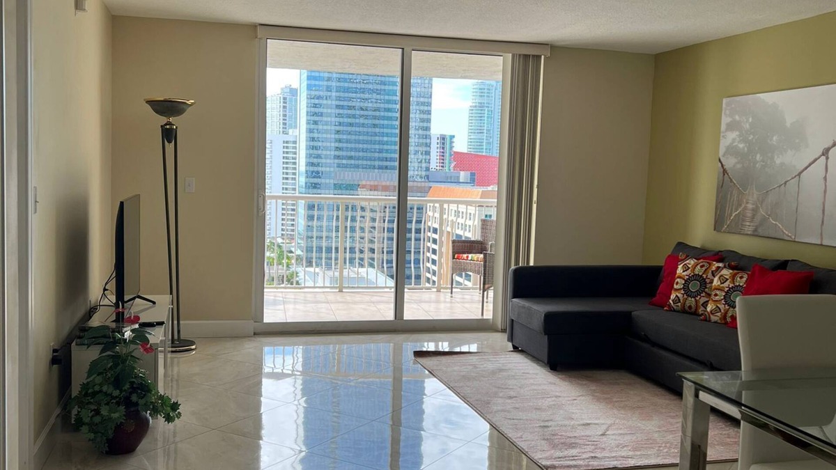 Brickell Apartment | 1BR Apt Pool Front Balcony in Brickell