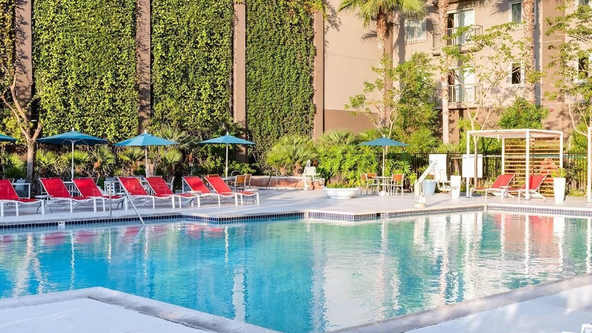 Anaheim Resort Condo | 1br Condo SoCal Thrill Seek in Theme Parks!