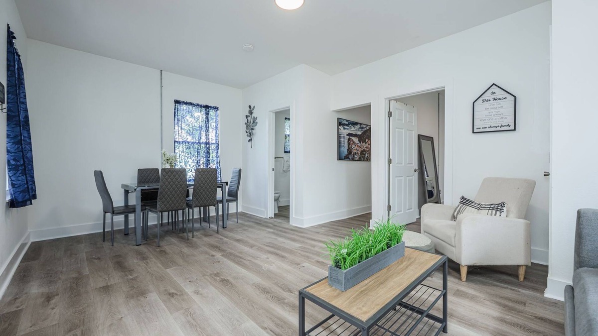 South Pensacola Cottage | 1BR Cozy & Convenient Near All Pensacola Offers
