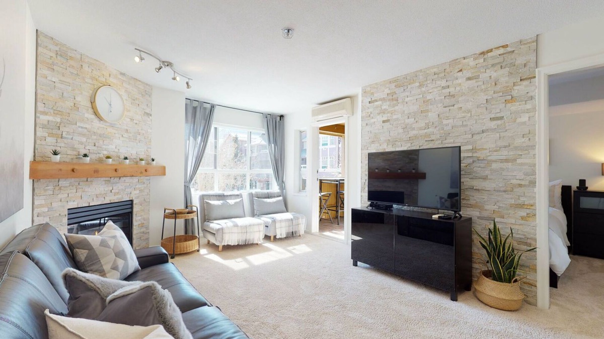 Village North Condo | 1BR + Den | Marketplace Lodge | Gas Fireplace | Village Location | Whistler Mountain Views
