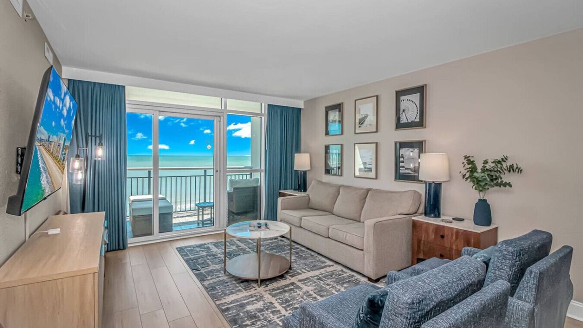 Downtown Myrtle Beach Apartment | 1BR Direct Ocean Front Suite Newly Renovated!