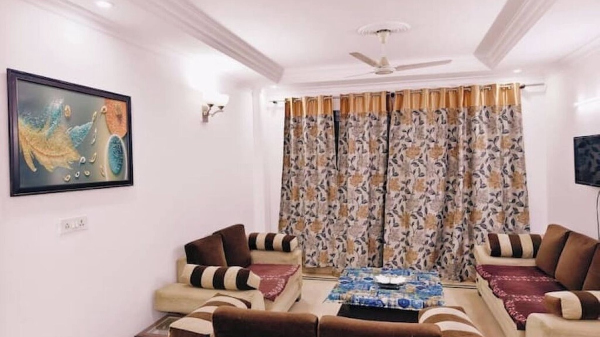 New Delhi Apartment | 1BR-GK 2 near Market-HostMyStay