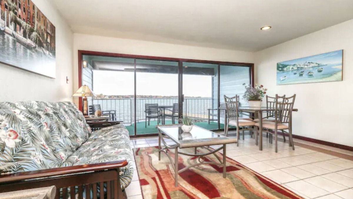 Seven Coves Condo | ☘1BR❤️InSuite Jacuzzi☀️Waterfront⛱Sunrise Balcony⭐