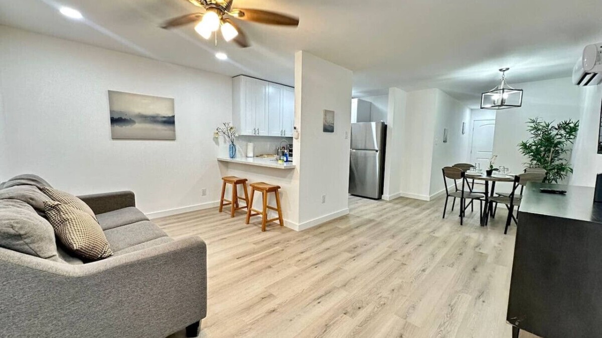 Neartown Apartment | 1BR Montrose Apartment – Close to Dining & Shops