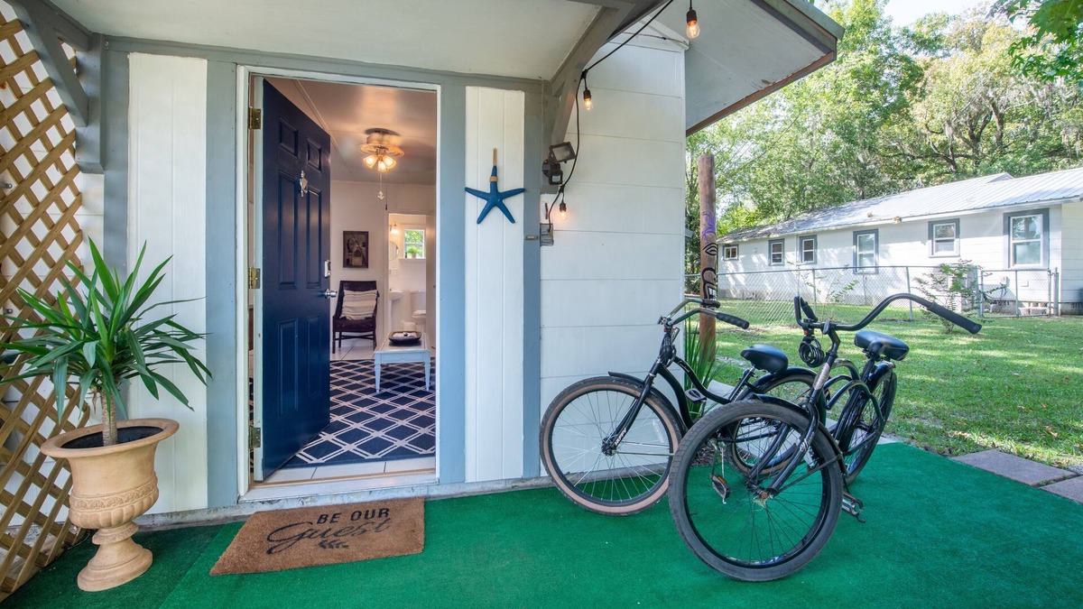 Crystal River House | 1BR NEAR WATER + HEART of CR RIVER-Manatees, Golf, Fish, Beach, Food