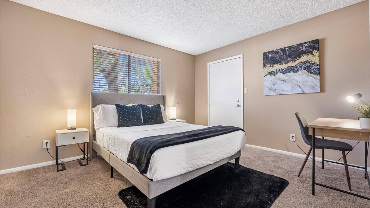 Mesa Apartment | 1BR/Pool/Gym/1 Mi To Banner Hospital