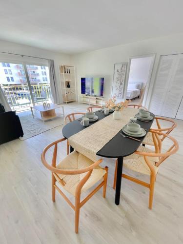 Eastern Shores Apartment | 1BR with Kitchen Close To Sunny Isles Beach
