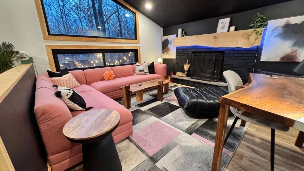 East Stroudsburg House | 1HR from NYC near to ski parks, downtwn, hikes