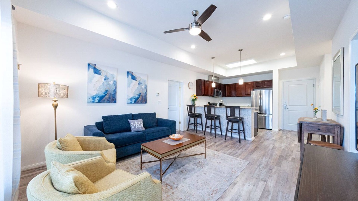 Katy Condo | 1N| Cozy Urban Living in Lifestyle Center| Charm in KAT