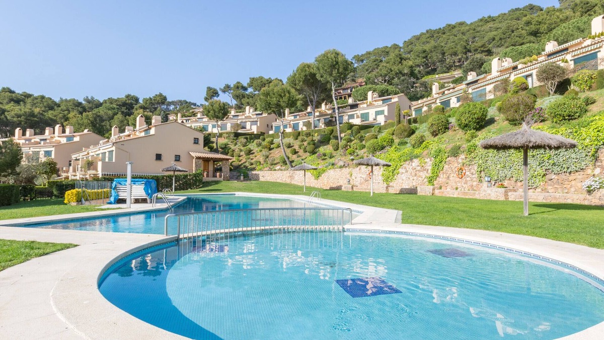 Llafranc Villa | 1SB 01 - Beautiful house with private garden and community pool near the beach of Llafranc
