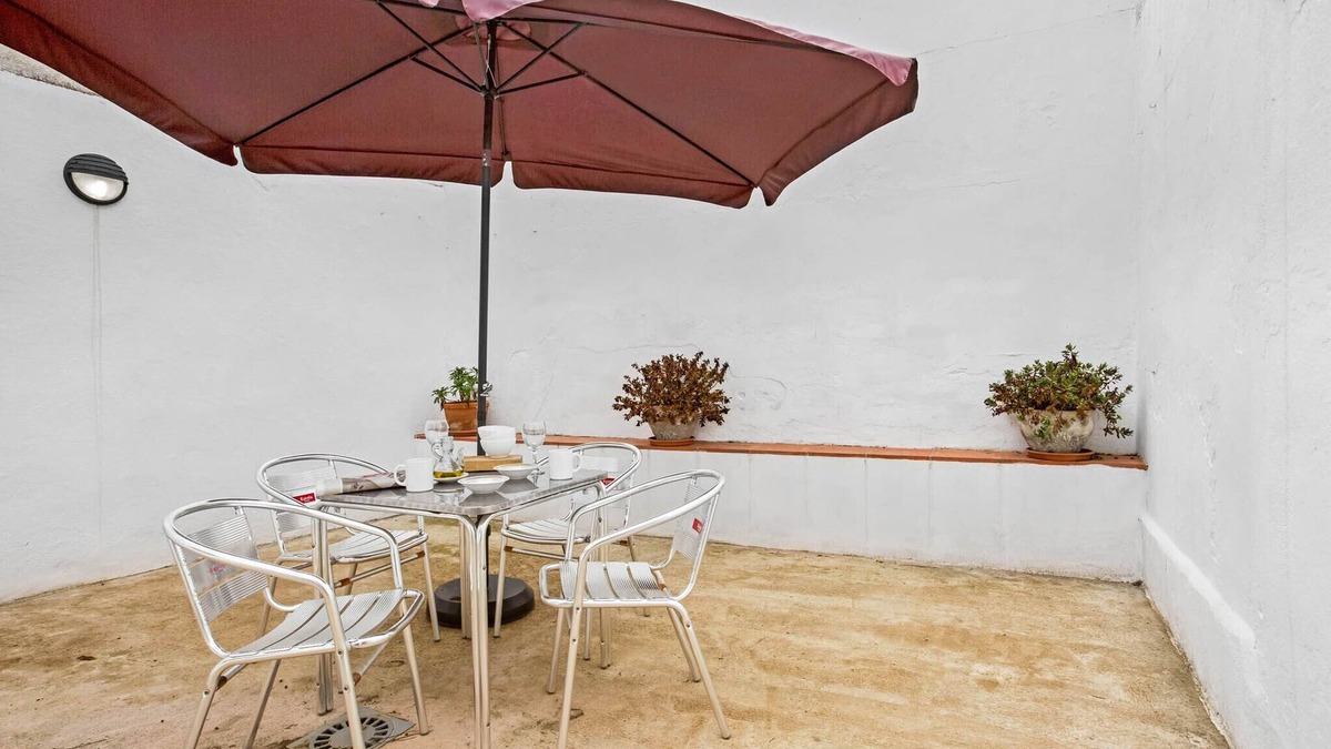 Llafranc Apartment | 1SICA 01 - Spacious and modern fully renovated apartment located just 100m from the beach of Llafranc