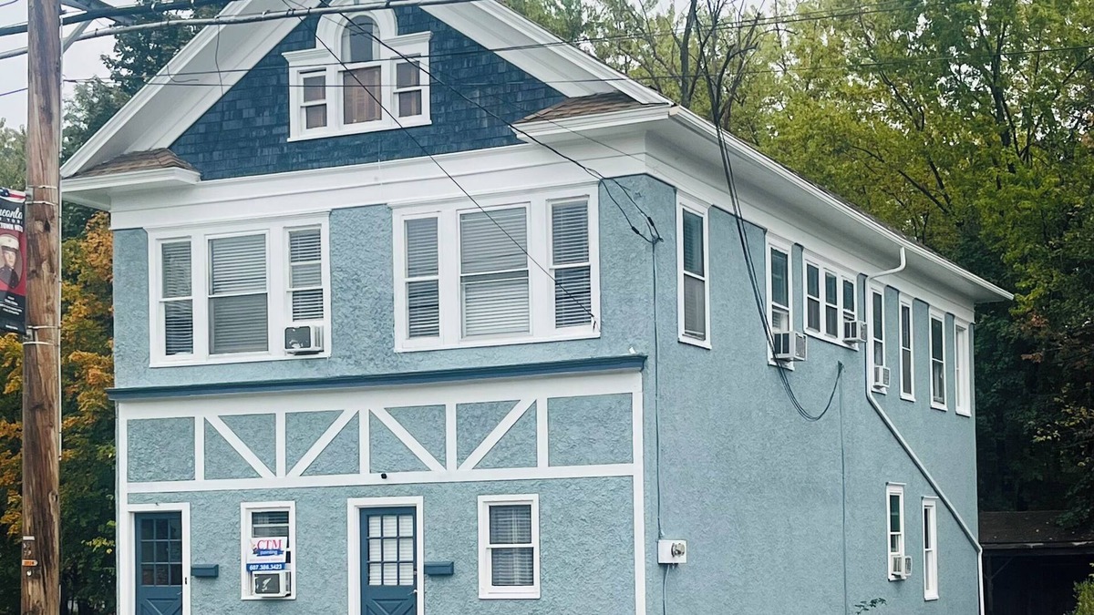 West End Apartment | 1st Class Rentals Munson Manor V located just a 1/2 mile from All Star Village