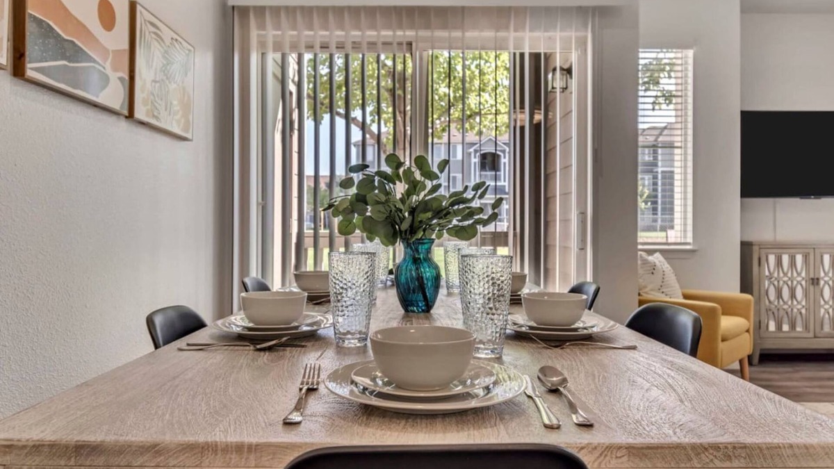 Clearfield Apartment | 1st Fl King Beds Pool Garage - Near AFB