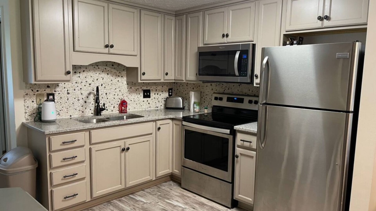 Claysburg Condo | 1st Floor 2/Bedroom 2/Full Bathroom, Wet-bar, Full Kitchen, 3 TVs & More