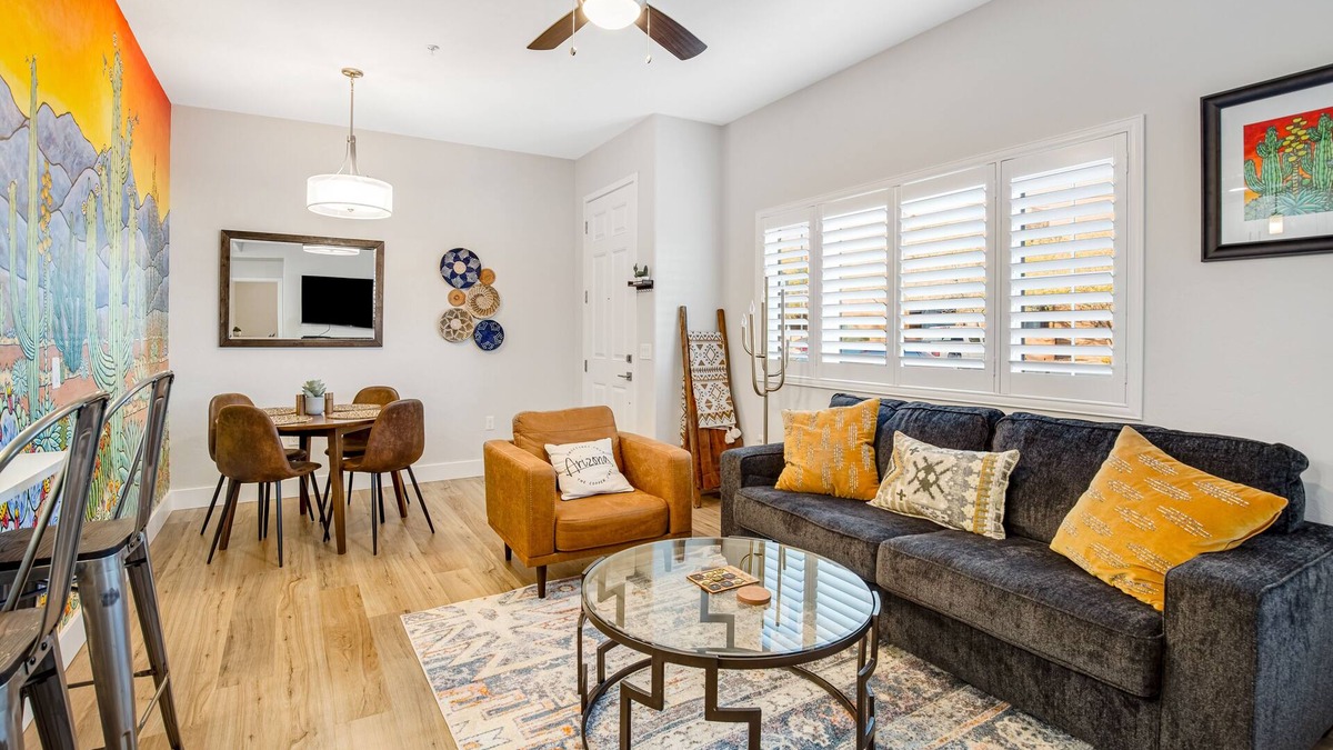 Tucson Condo | 1st-floor condo with mountain views, pool, hot tub, private balcony, AC, & W/D