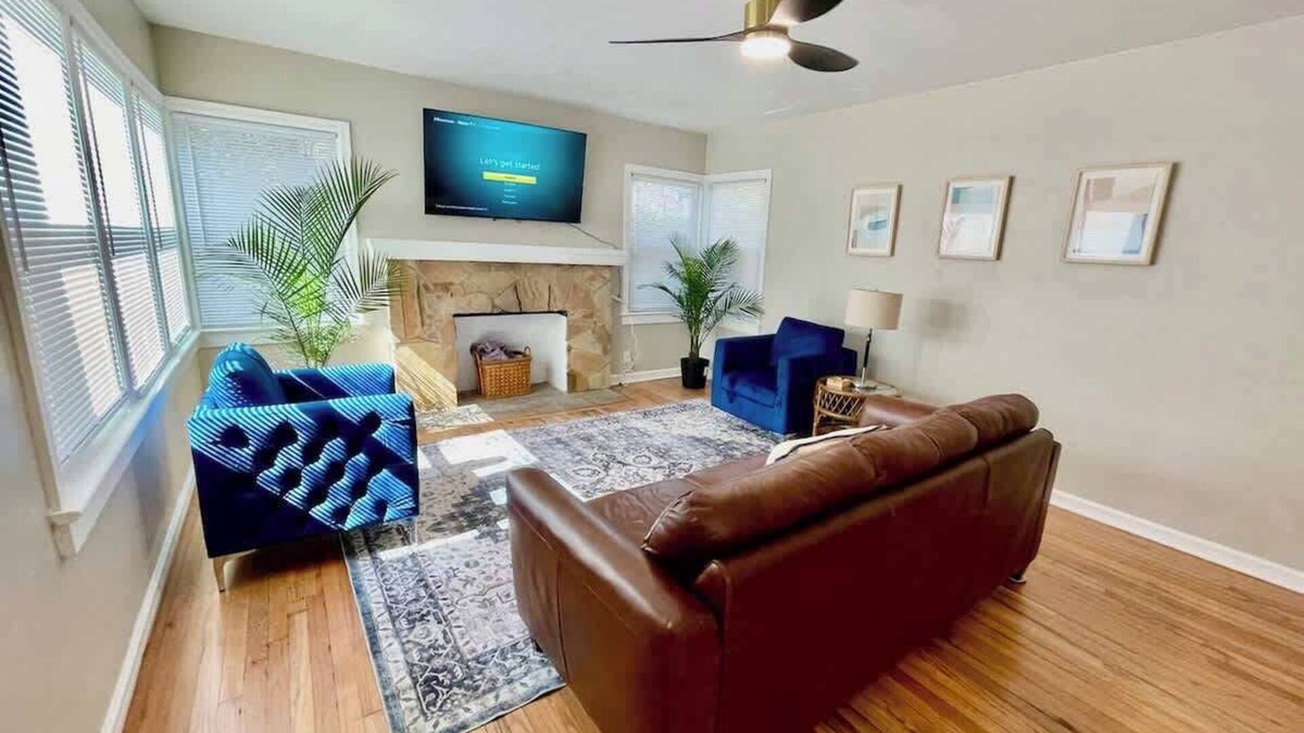 Dixieland House | 2/1 Fenced Home Pet Friendly