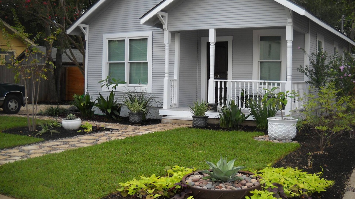 Hyde Park House | 2/1 Sleeps 6 in Central Austin. Great for Football Games, SxSW, ACL, Formula 1