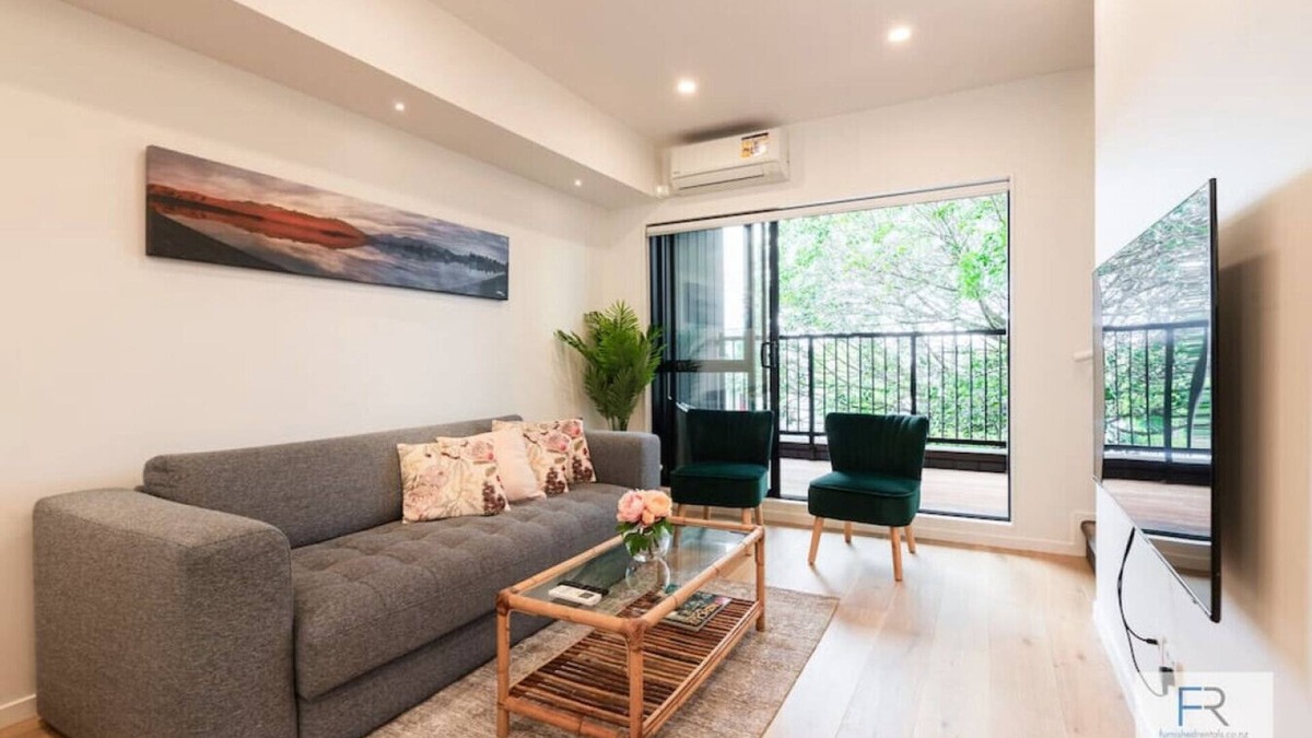 Epsom Apartment | 2-1D Orakau Ave, Epsom