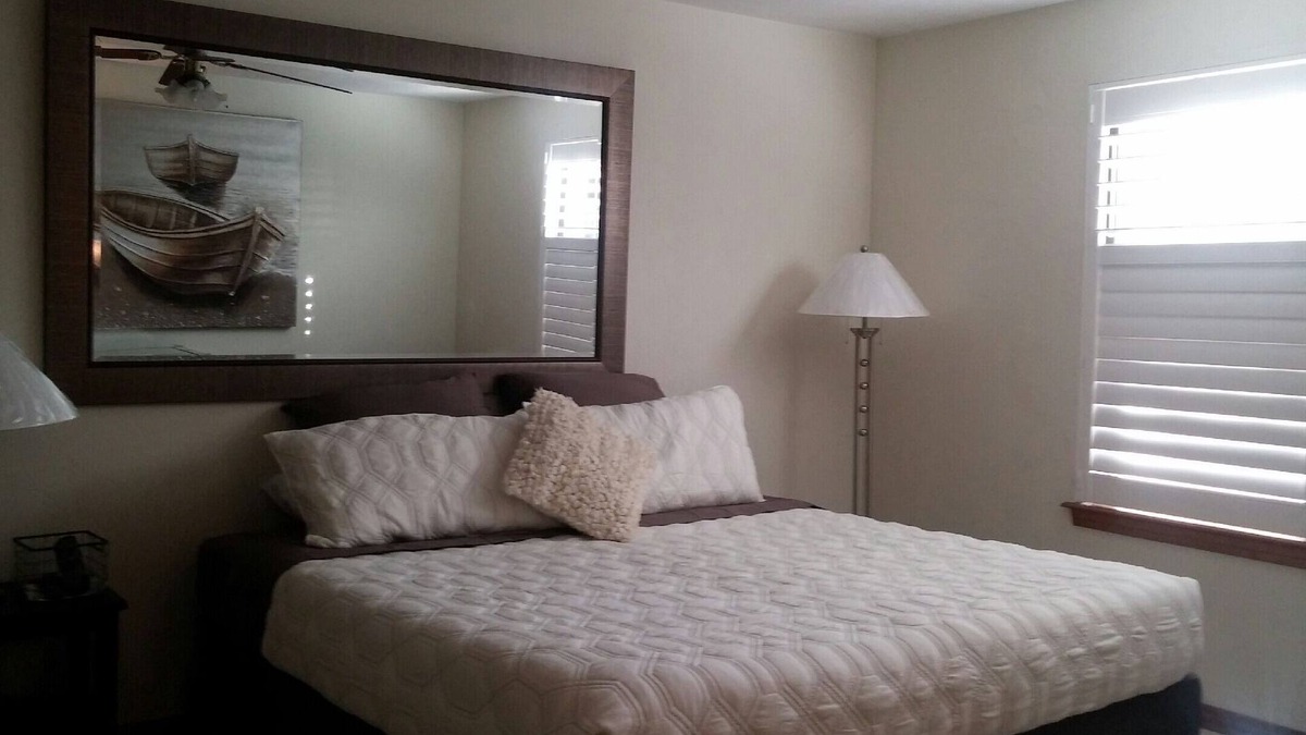 Southside Condo | 2/2 Beautiful & Centrally Located