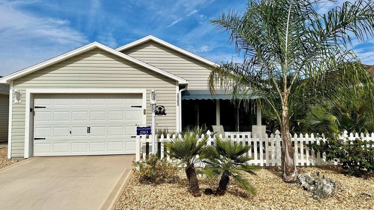 Buttonwood House | 2/2 in The Village of Buttonwood