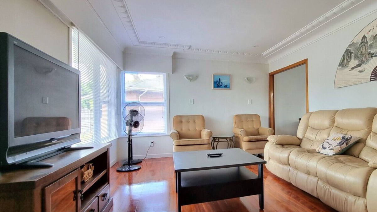 Hillsborough House | 2/2 Melrose 3 BR - 2 Melrose Road East, Hillsborough, Auckland 1042