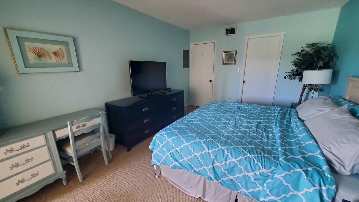 Port Charlotte Condo | 2/2 Spacious Condo 15 min away from Gulf Coast Beaches