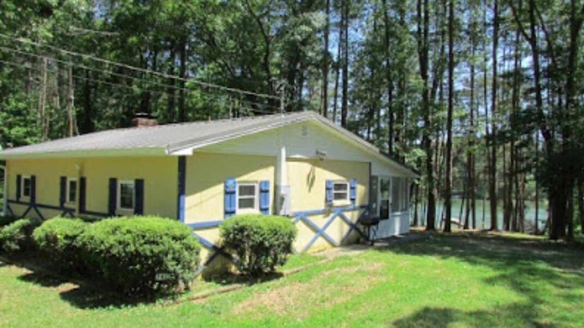 Martin House | 2-209C - Coopers Cozy Cabin ^ Lake Hartwell ^ WIFI ^ Pets Welcome