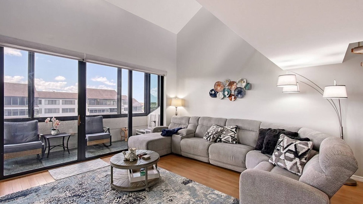 Siesta Key Condo | 2-405 in Sarasota, FL