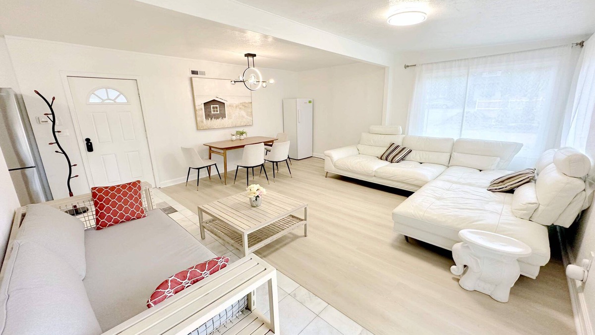 Hillsboro House | 2 Acre Private Land-Fully Remodeled - All New Peaceful 2BR Single Level Townhome