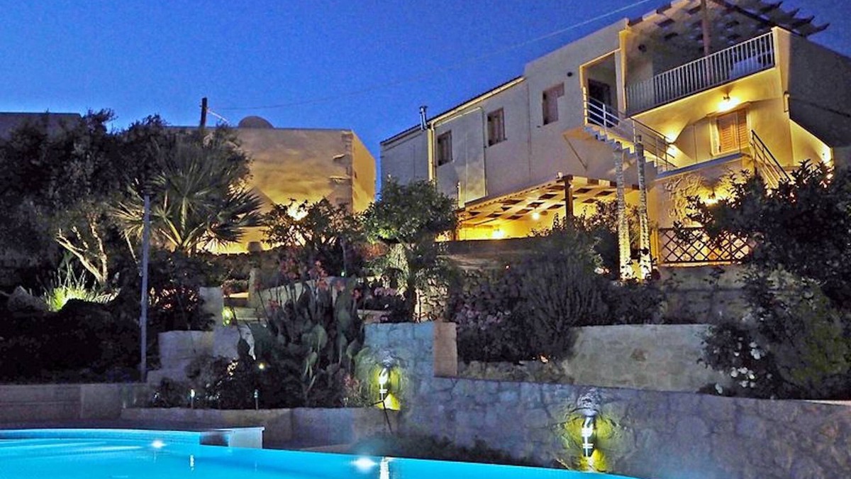 Drapanos Apartment | 2 Apartments Sharing Garden and Pool