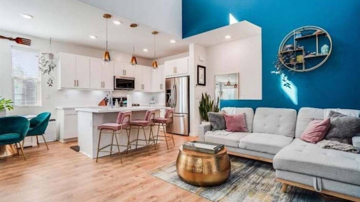 Southwestern Sacramento House | 2 B/2B House-Town Condo with Garage/Gym and Rooftop Outdoor Patio!