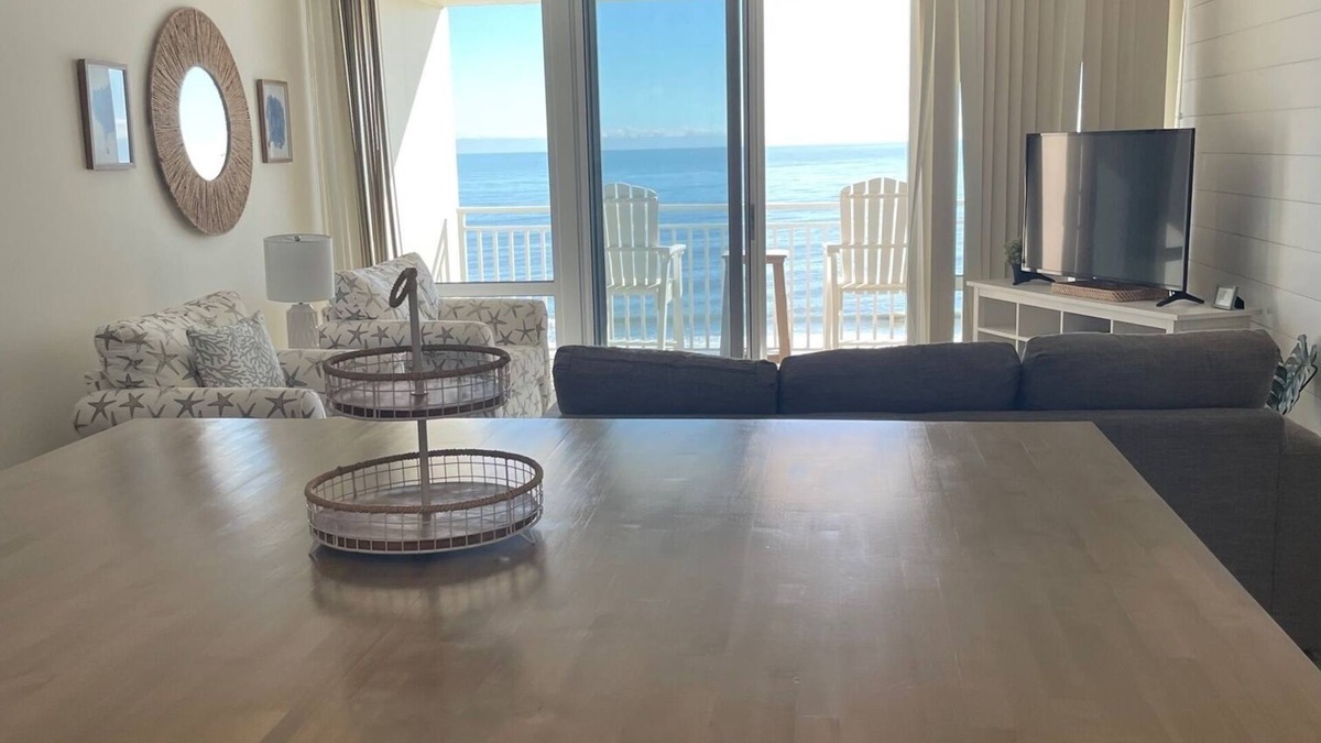 North Ocean City Condo | 2 Bd 2 Ba - Ocean Front in the Carousel! Indoor/outdoor pools, ice skating