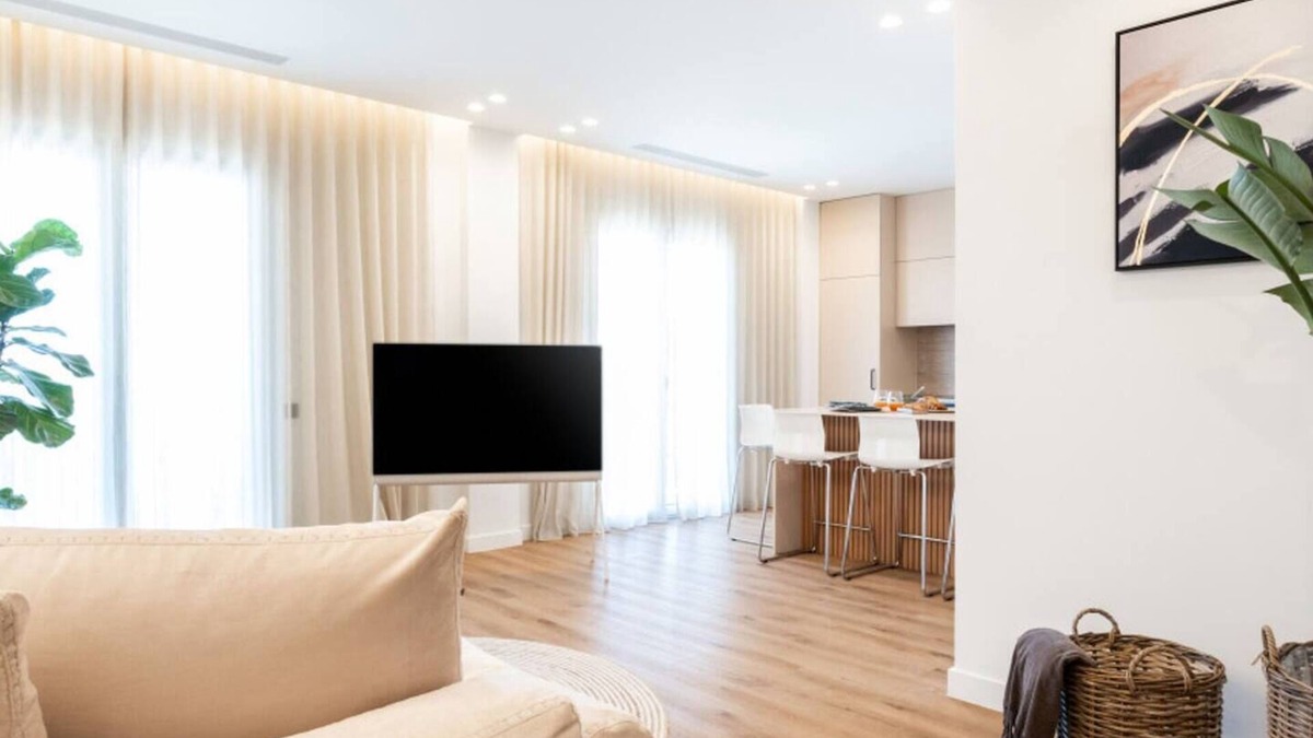 Voula Apartment | 2-BD Luxury Apt Sea View Balcony near the beach