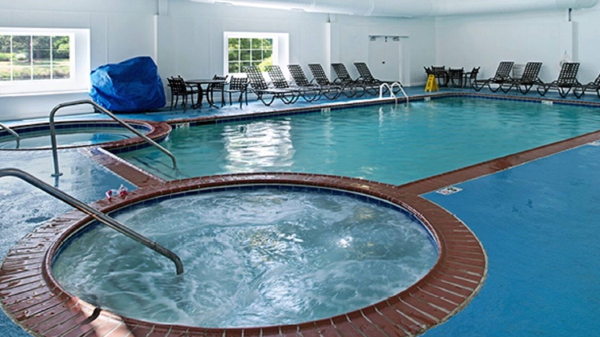 Berkeley Condo | 2 BDRM~ HISTORIC POWHATAN RESORT~8 MILES TO SEAWORLD, 6 MILES TO COLONIAL WMSBRG