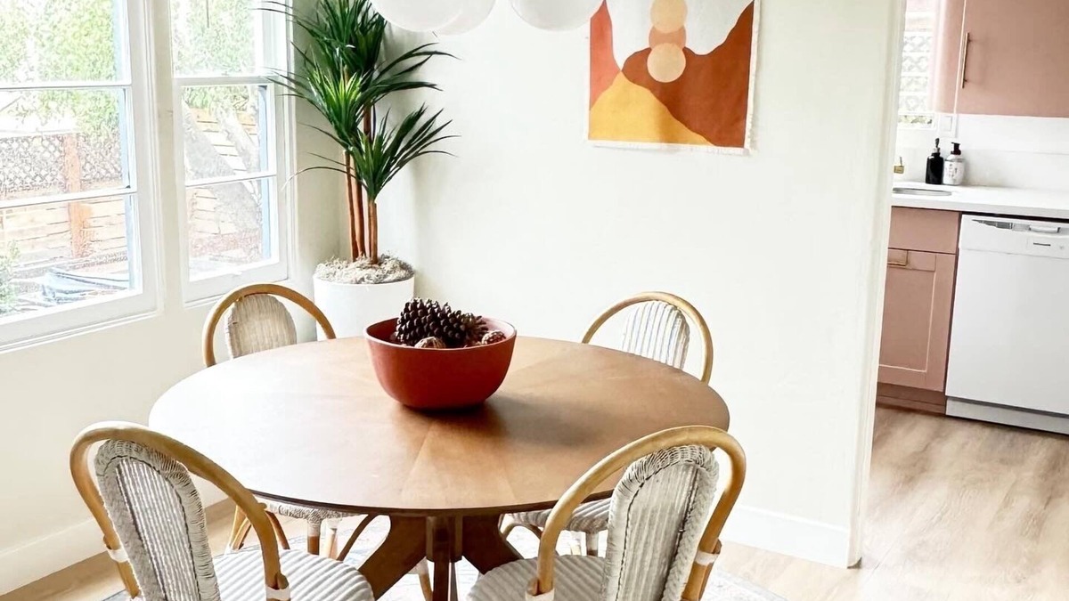University Heights House | 2 bdrm midcentury vibe, new pink kitchen! 7 mins zoo/Balboa. Walk to rstrnts.