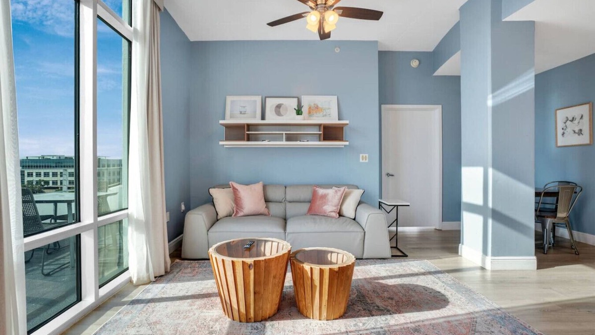 South Eola Apartment | 2 Bdrm Penthouse with Billiards