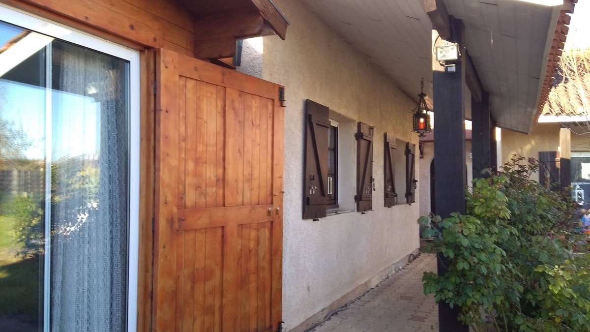 Saint-Louis-De-Montferrand House | 2 bedroom house with terrace and garden