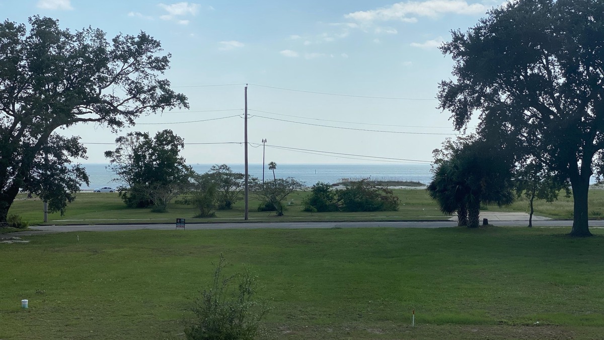 Gulfport House | 2 Beach view Cottages, Perfect family get together