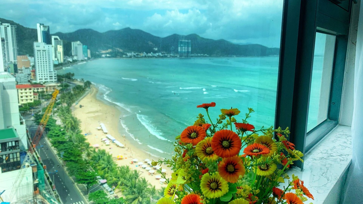 Cam Ranh Apartment | 2 Beautiful Beach View Bedrooms Aptmnt Comfortzone