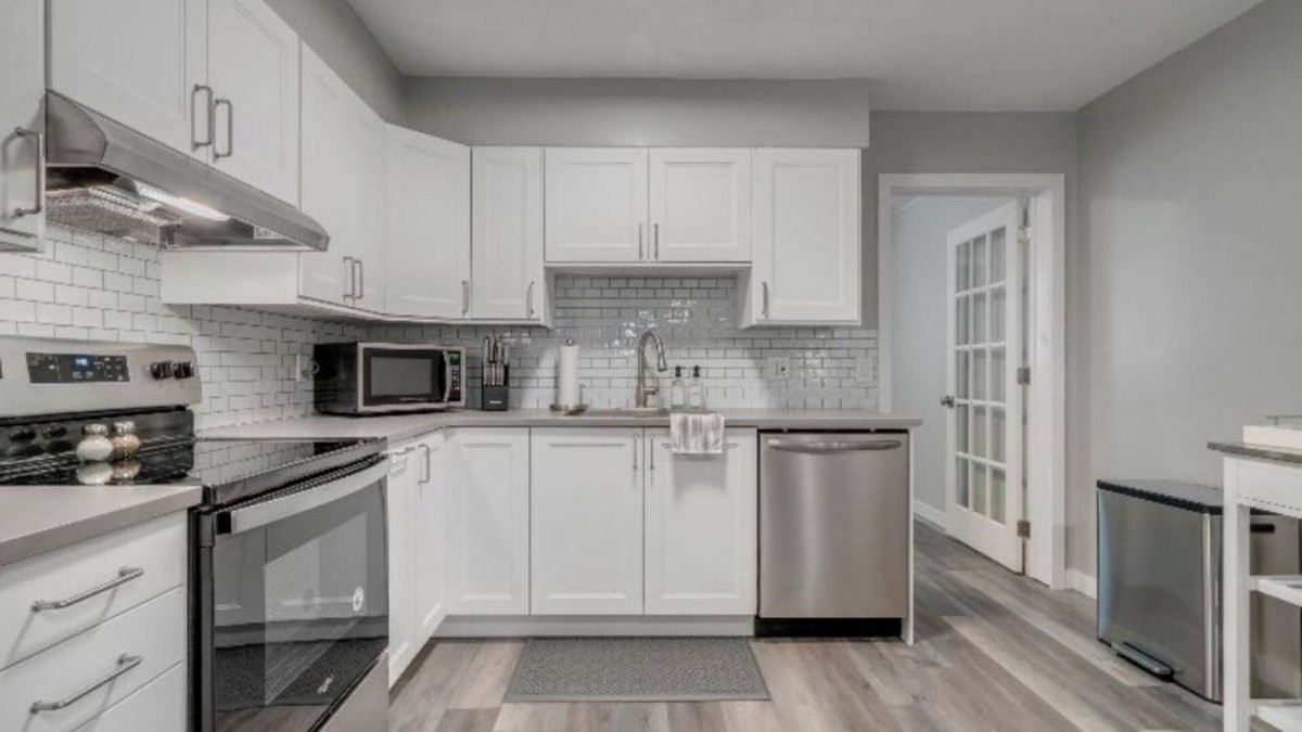 Fairvilla House | 2 Bed 1.5 Bath in Winter Park