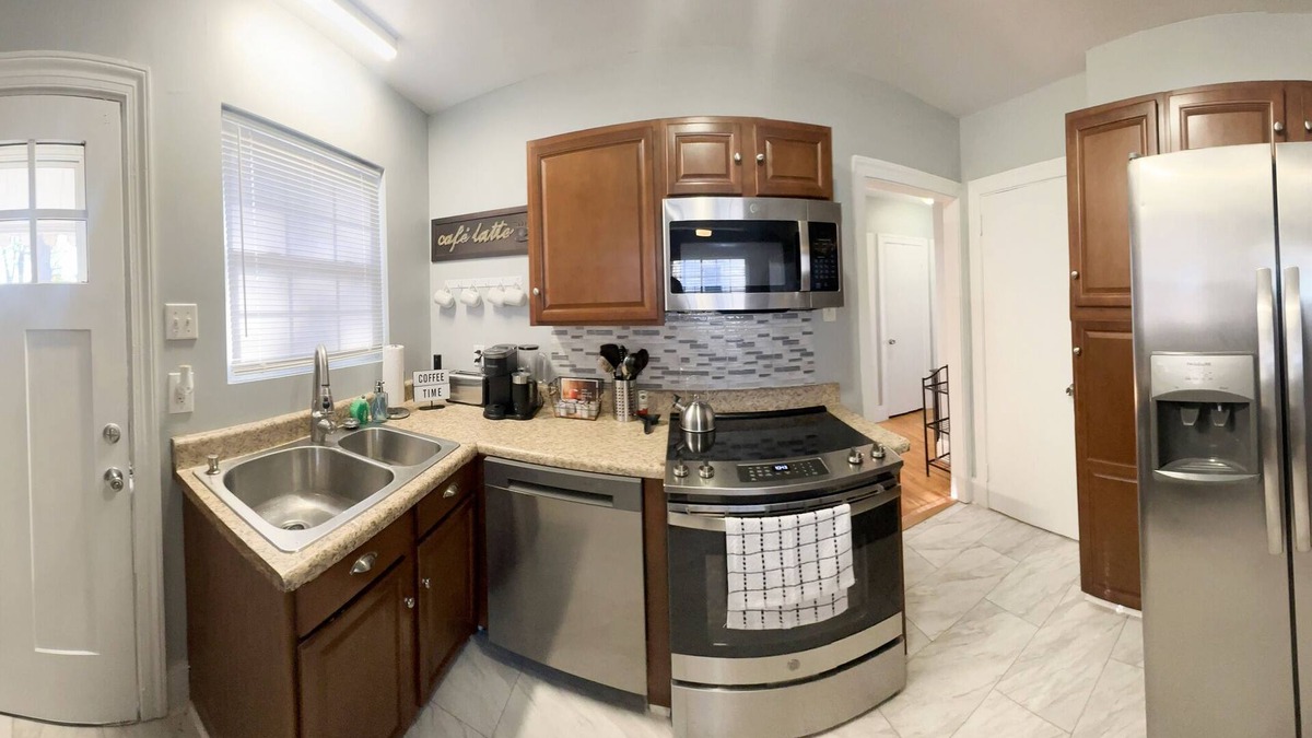 Greenwood House | 2 Bed, 1 Bath home Near Hospital & Hospice Ideal for Medical or Family Visits!