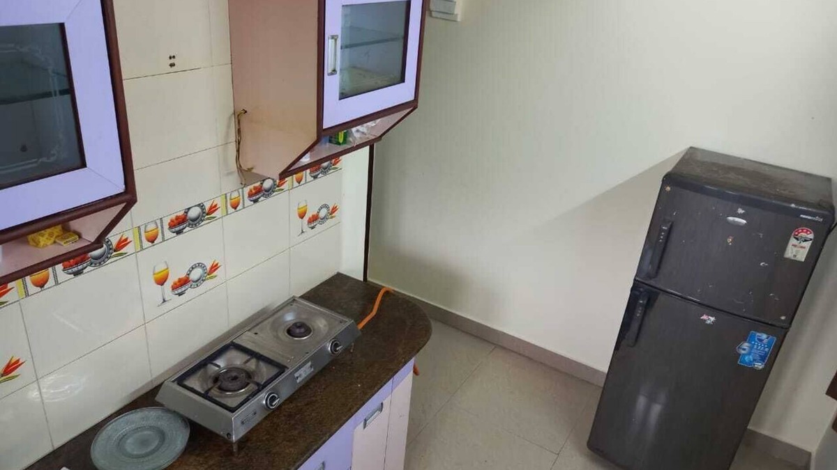 Valasaravakkam Apartment | 2 Bed, 2 Bath Aptmt with AC, water heater, TV, 24x7 Internet, Fridge, Gas Stove