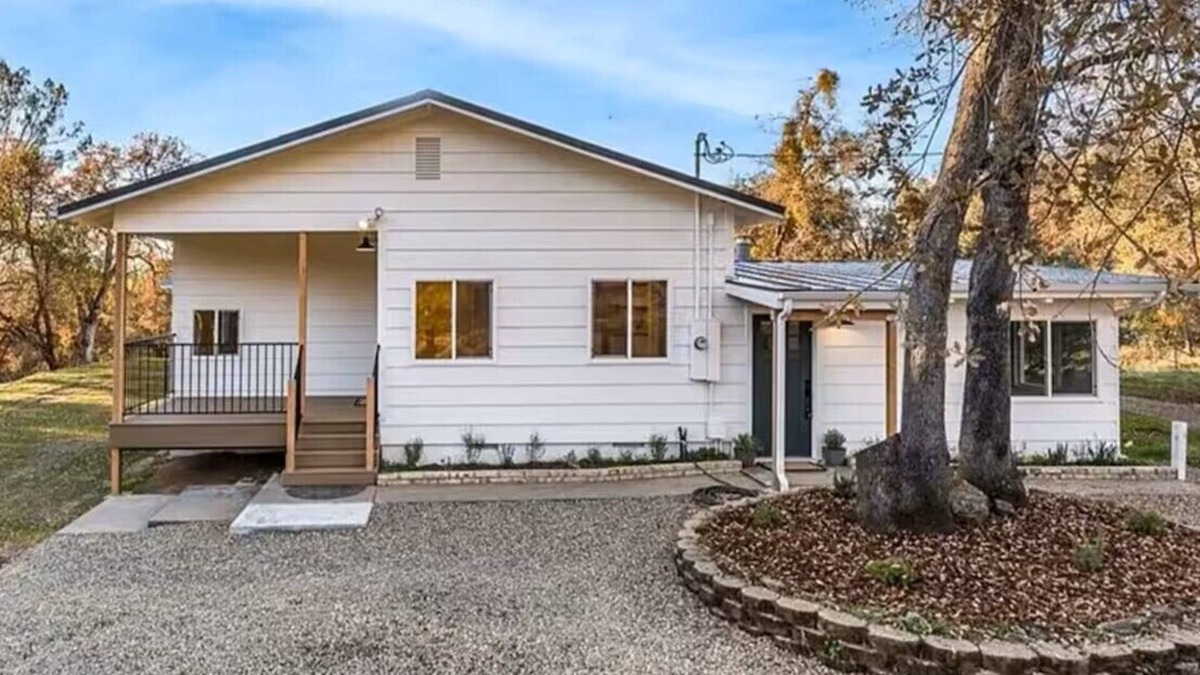 Mariposa House | 2 bed/2 bath home, 50 minutes to the Yosemite Valley entrance