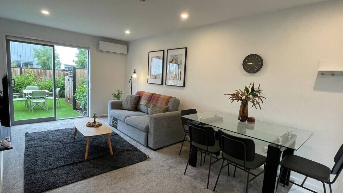 Upper Riccarton Apartment | 2 Bed 2 Bath Retreat
