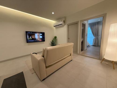 Saphan Sung Apartment | 2 Bed & 2 Bath Suite, 5th floor