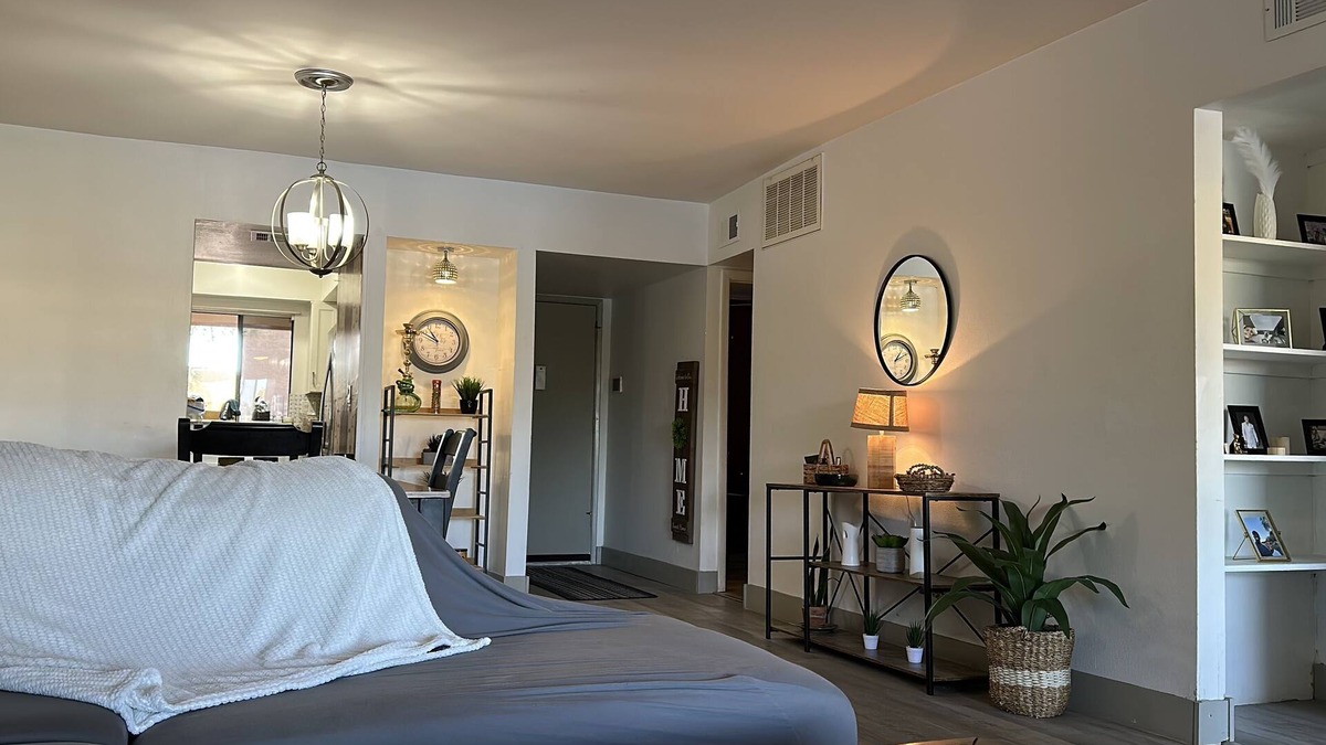 North Mountain Condo | 2 Bed 2 Bath Super Bowl/Waste Management