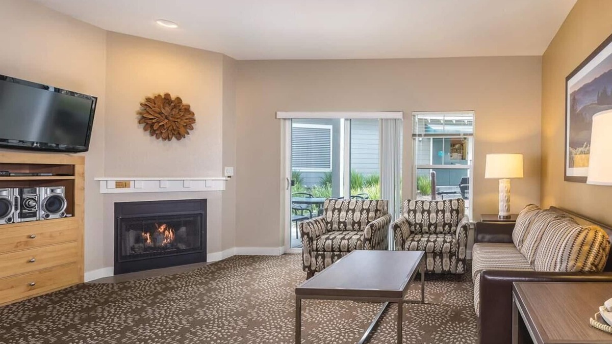 Windsor Resort | 2 BED 2 BATH UNIT IN WINDSOR, CA - A Superb Sonoma County Stay